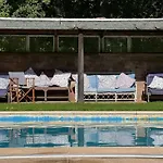 Semesterbostad Bank House Longtown, Ideal Group With Swimming Pool & Hot Tub *