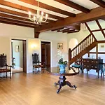 Semesterbostad Bank House Longtown, Ideal Group With Swimming Pool & Hot Tub