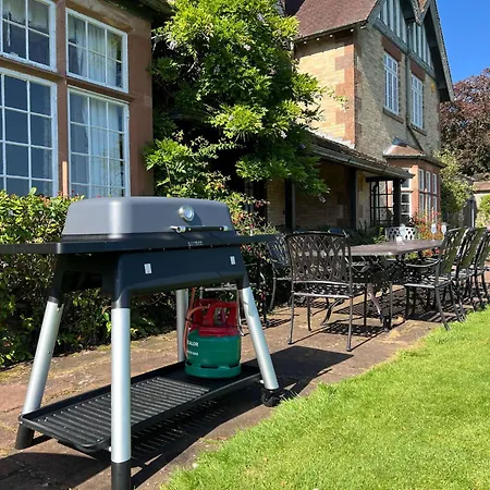 Bank House Longtown, Ideal Group With Swimming Pool & Hot Tub Ferienhaus Longtown (Cumbria)