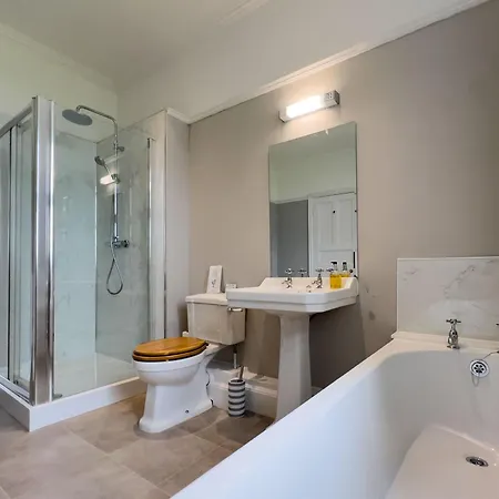 Bank House Longtown, Ideal Group With Swimming Pool & Hot Tub *