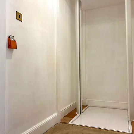 Bank House Tatil Evi