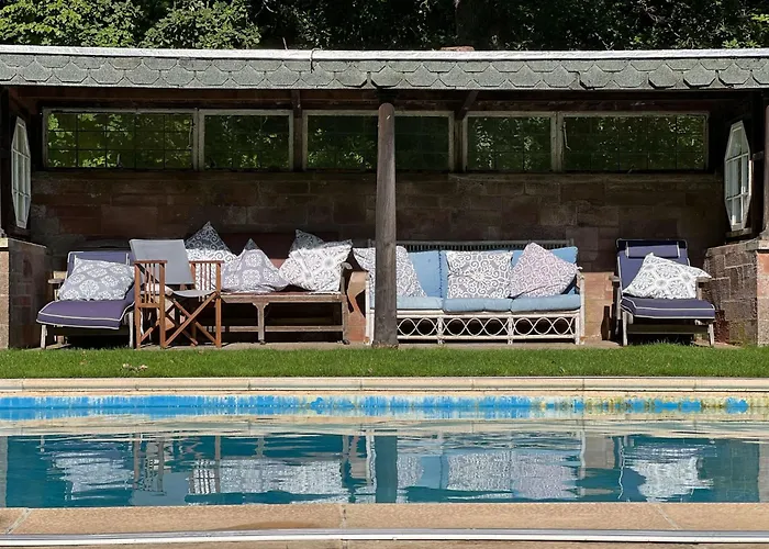 Feriehus Bank House Longtown, Ideal Group With Swimming Pool & Hot Tub *