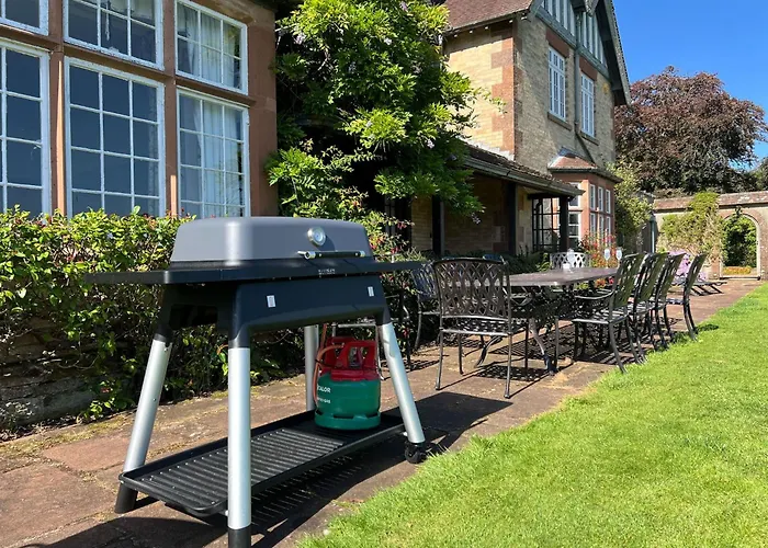 Bank House Longtown, Ideal Group With Swimming Pool & Hot Tub Feriehus Longtown (Cumbria)