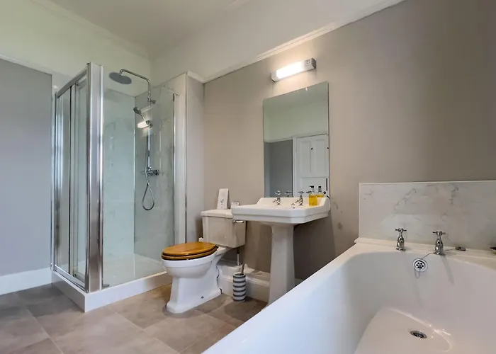 Bank House Longtown, Ideal Group With Swimming Pool & Hot Tub *