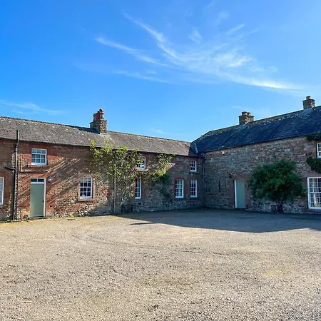 Bank House Longtown, Ideal Group With Swimming Pool & Hot Tub بيت للعطل *