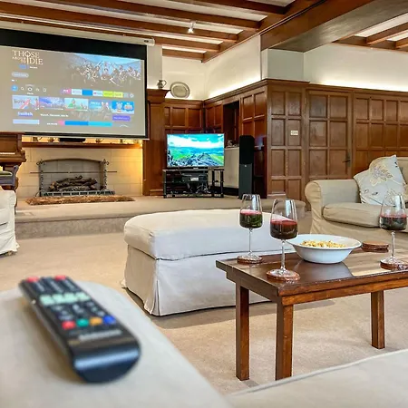 بيت للعطل Bank House Longtown, Ideal Group With Swimming Pool & Hot Tub Longtown (Cumbria)